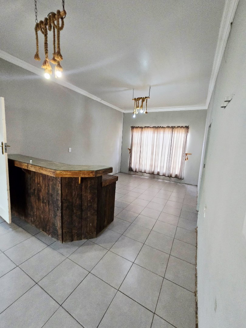 5 Bedroom Property for Sale in Elandia North West